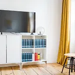 At Rosenthaler Platz Lägenhet *