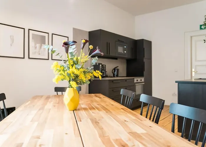 Apartment At Rosenthaler Platz *