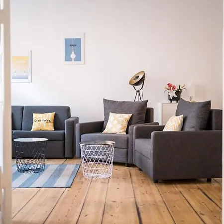 At Rosenthaler Platz * ベルリン