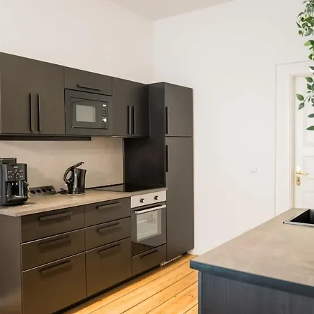 At Rosenthaler Platz Apartman