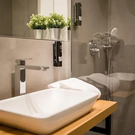 At Rosenthaler Platz Apartman