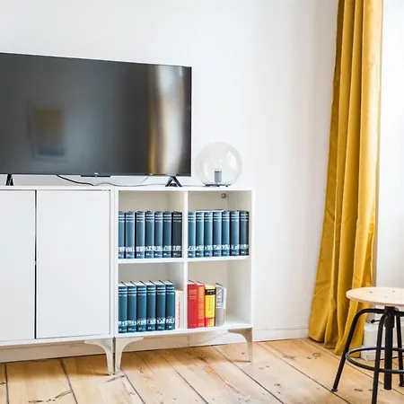 At Rosenthaler Platz Apartman *