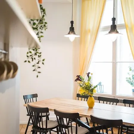 At Rosenthaler Platz Apartman