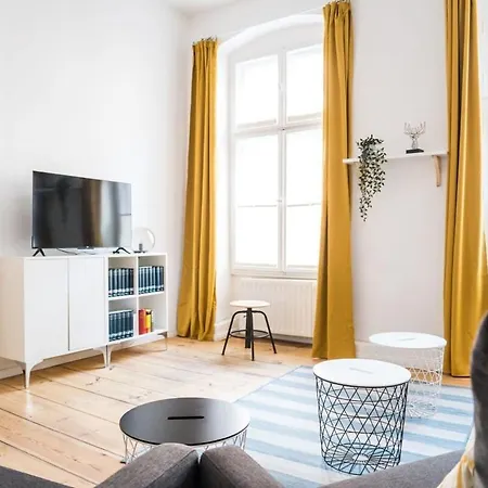 At Rosenthaler Platz Apartman